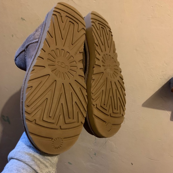 Ugg short boots. Size 6. - Picture 2 of 4